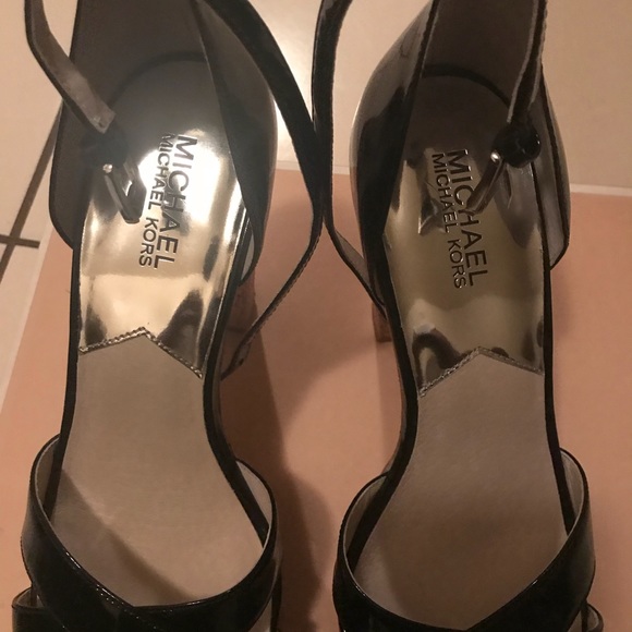 Michael sandal size 9 - Picture 5 of 6